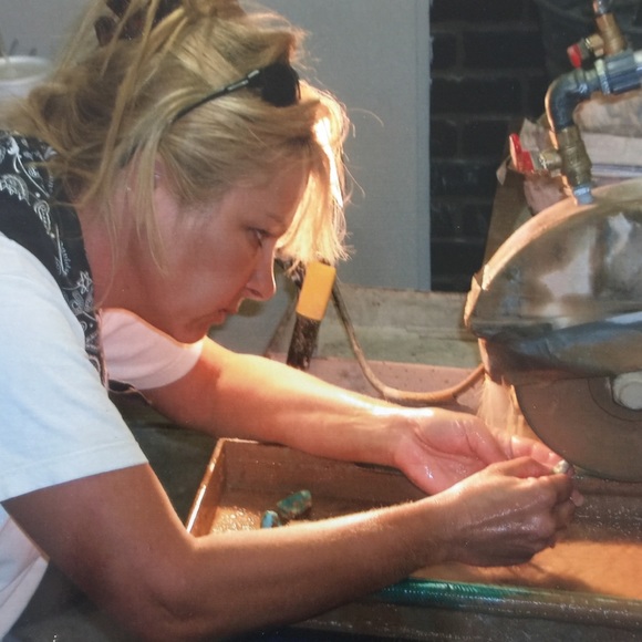 Meet your Posher “Lucky7traders” aka Deb 🌵 💎 ❤️ - Picture 8 of 8